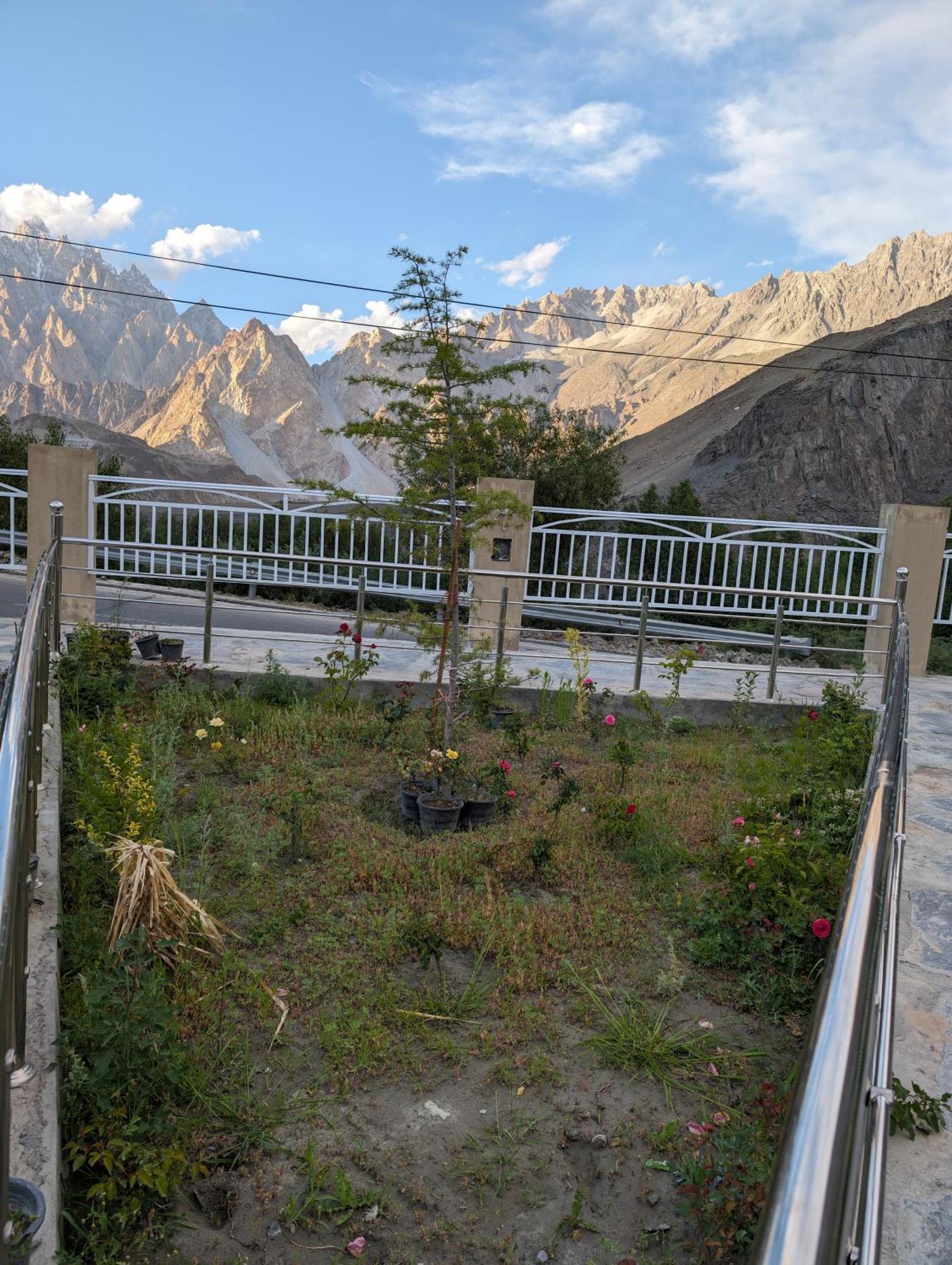 Apex Hotels And Resorts Hussaini Karimabad  Εξωτερικό φωτογραφία