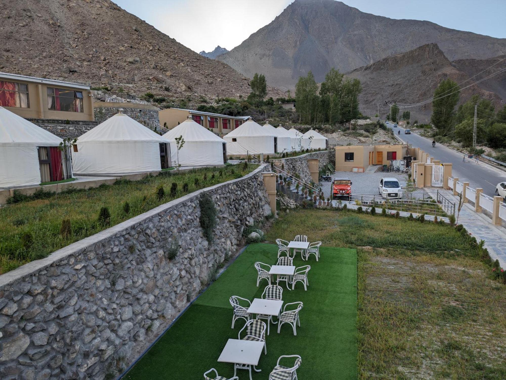 Apex Hotels And Resorts Hussaini Karimabad  Εξωτερικό φωτογραφία